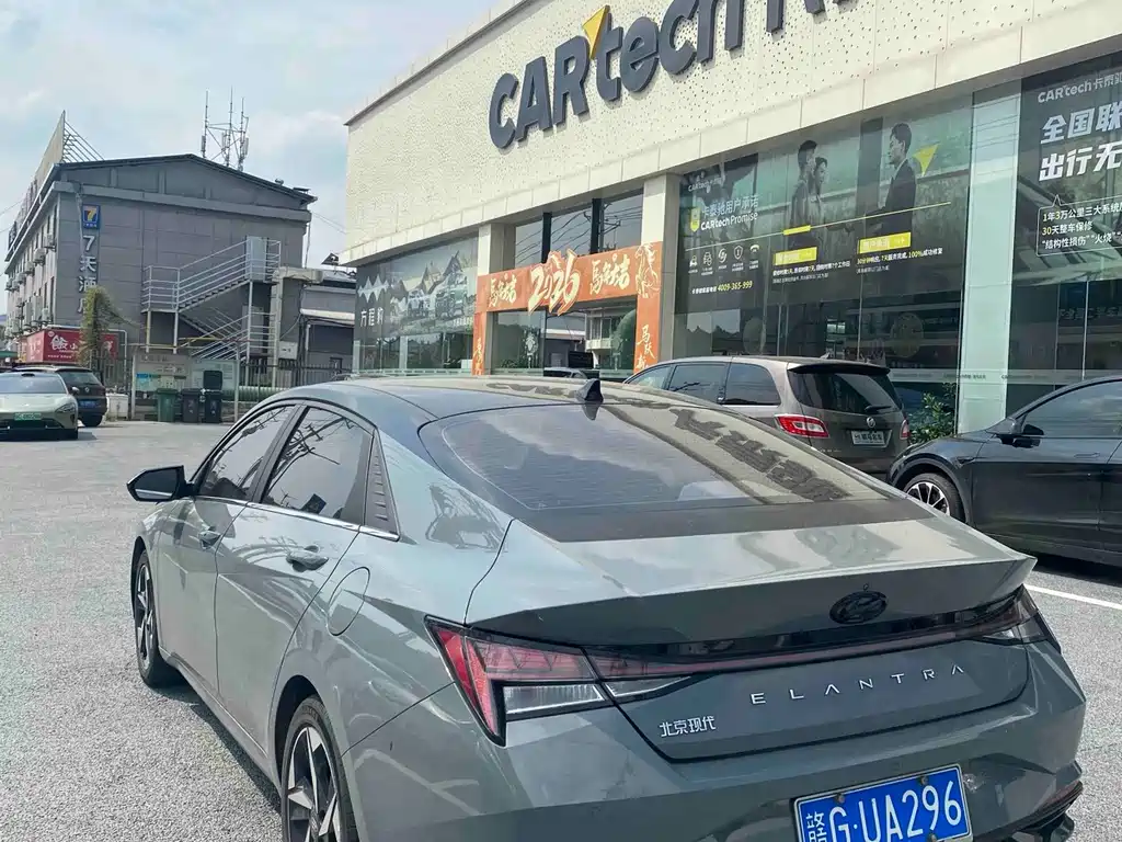 Hyundai Elantra — миниатюра 6