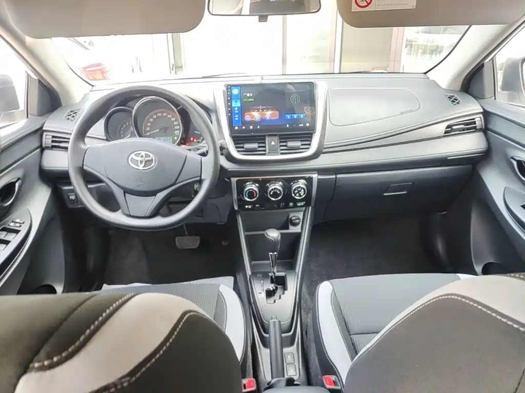 Toyota Yaris L — миниатюра 10