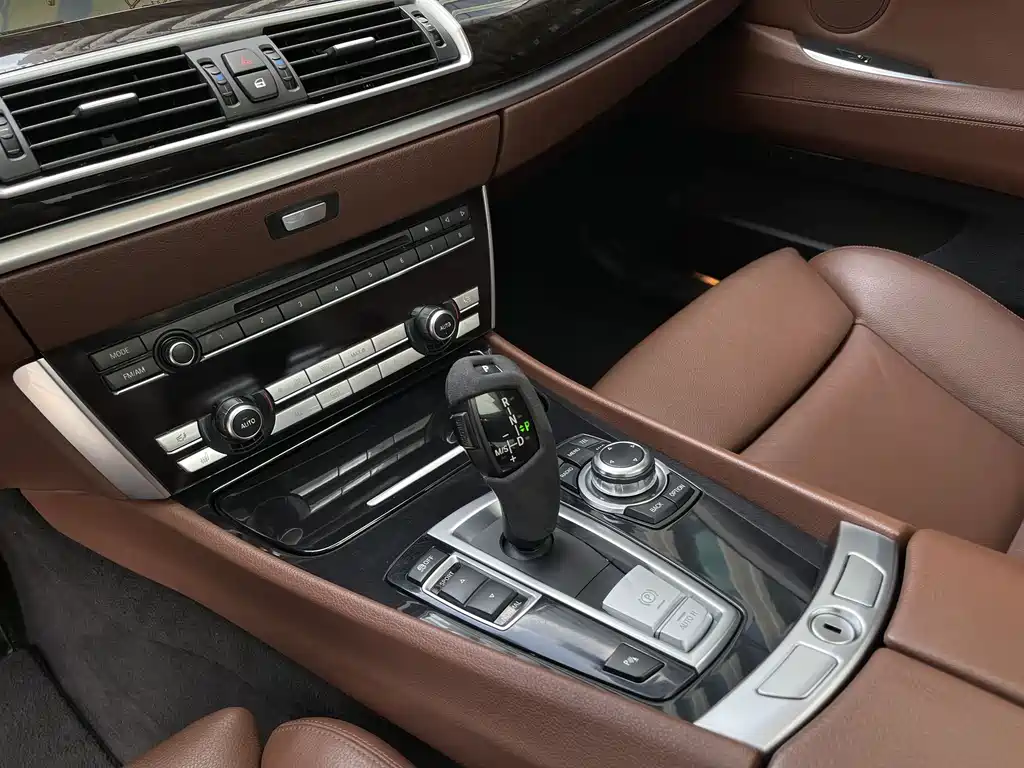BMW 5 Series GT — миниатюра 17