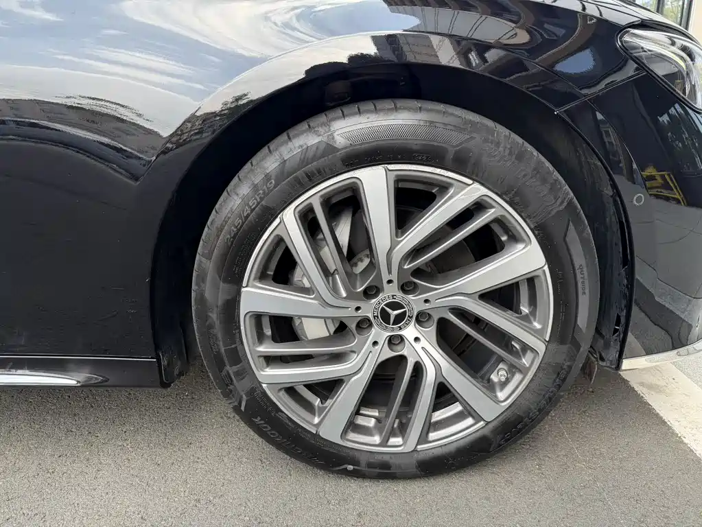 Mercedes-Benz E-Class — миниатюра 9
