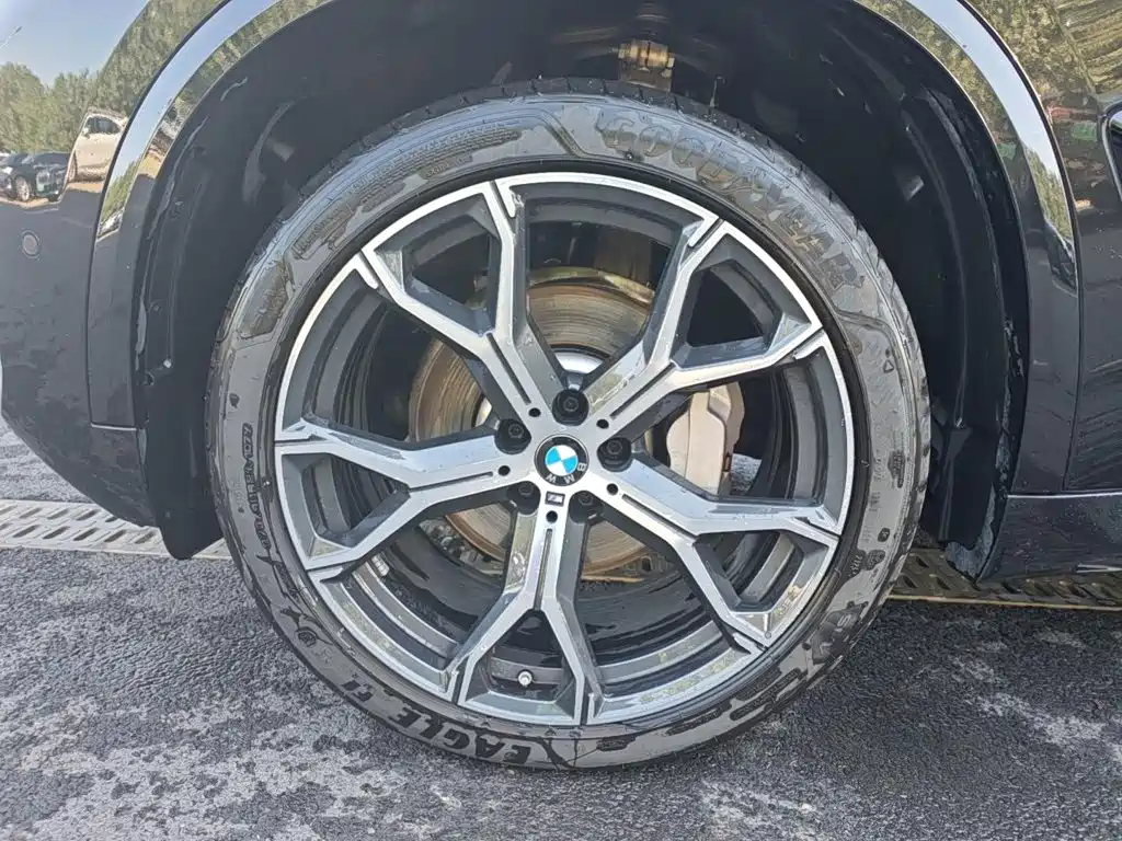 BMW X5 — миниатюра 6