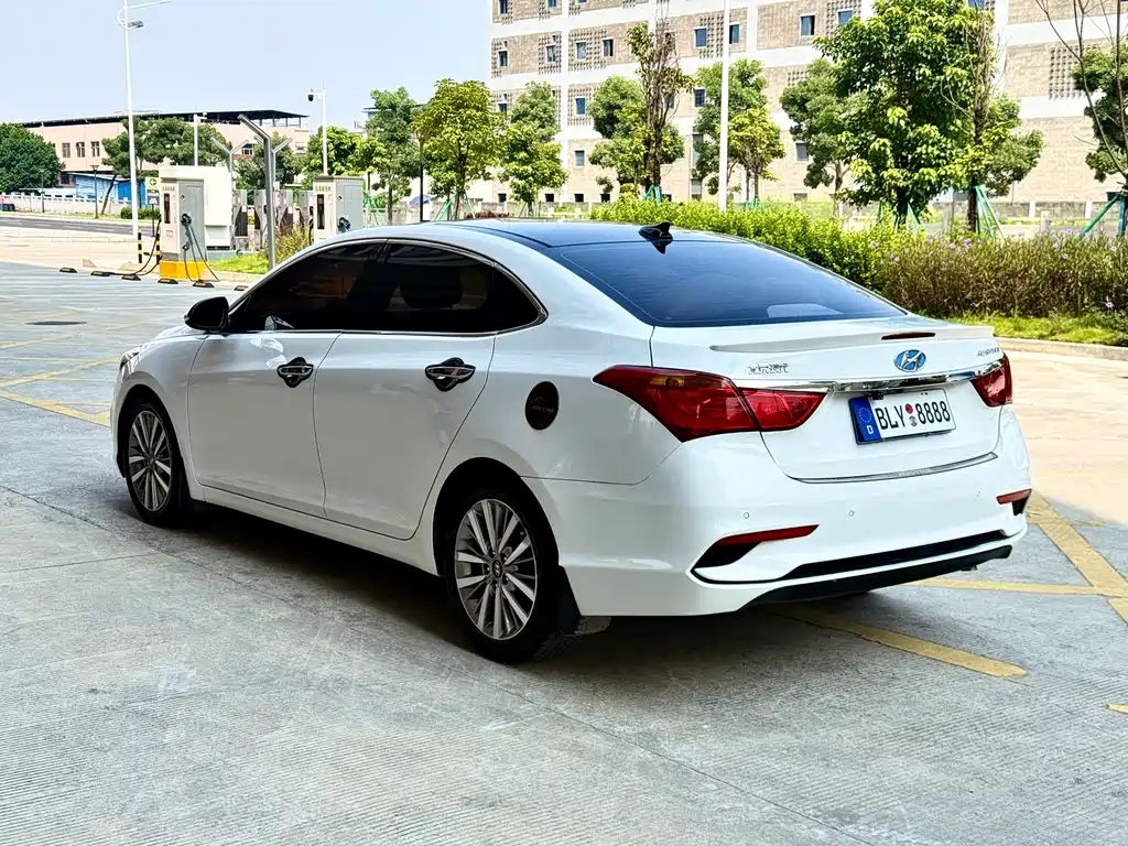 Hyundai Mistra — миниатюра 4