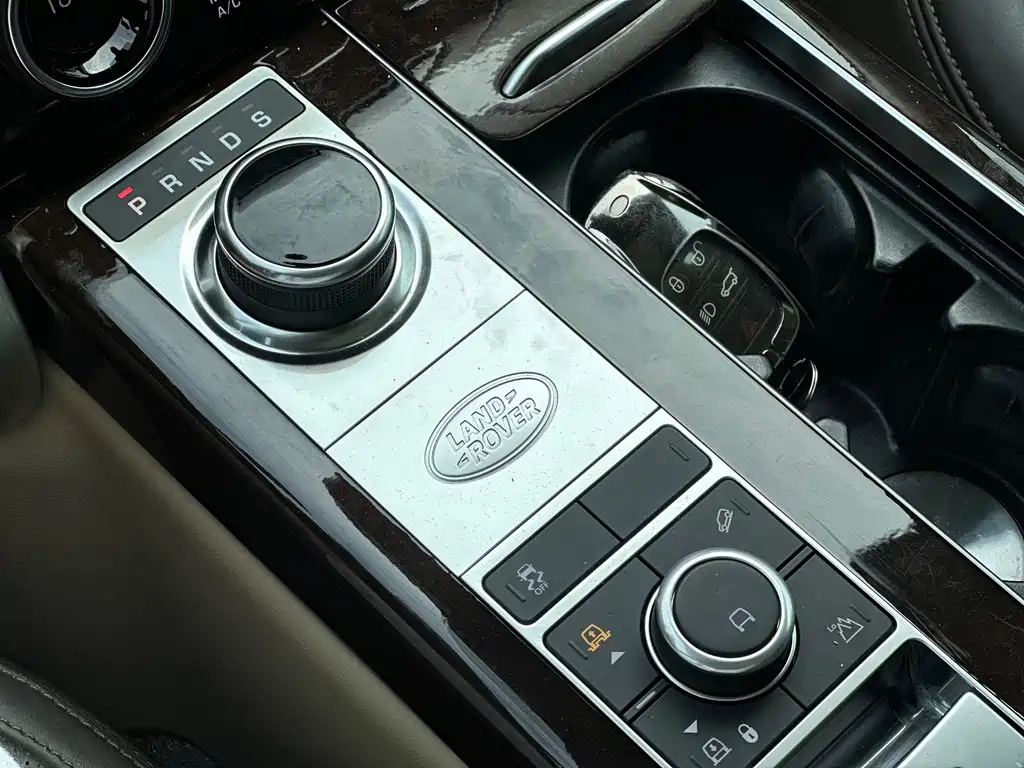 Land Rover Range Rover — миниатюра 16