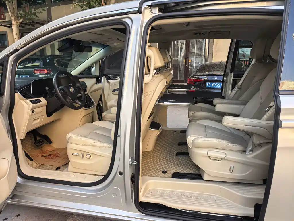 Buick GL8 — миниатюра 7