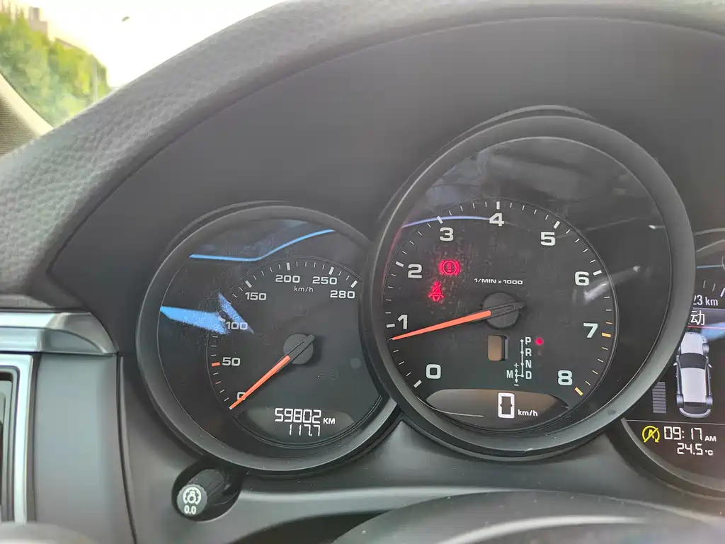 Porsche Macan — миниатюра 11