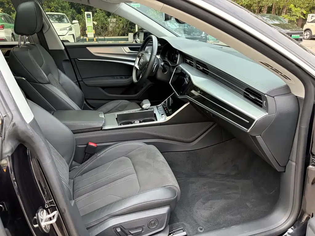 Audi A7L — миниатюра 11