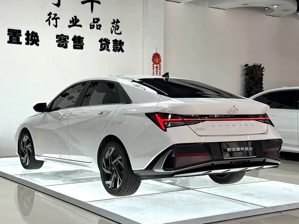 Hyundai Elantra — миниатюра 4