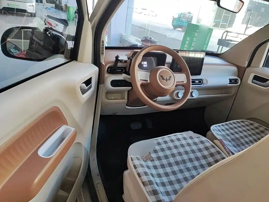 Wuling MINIEV — миниатюра 16