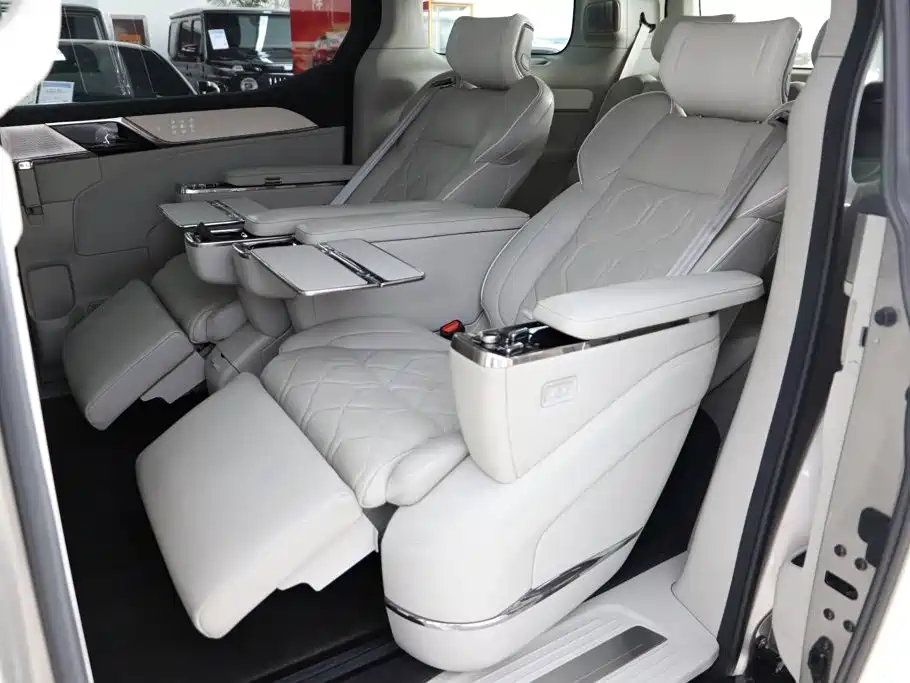 Volvo EM90 — миниатюра 6