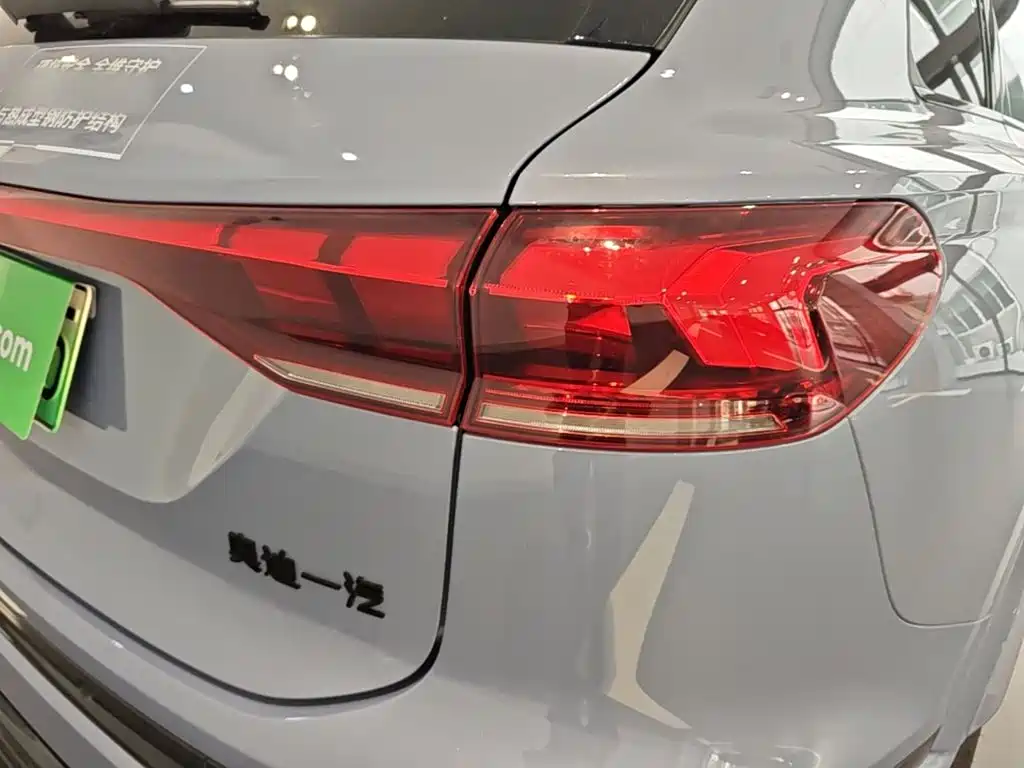 Audi Q6L e-tron — миниатюра 8