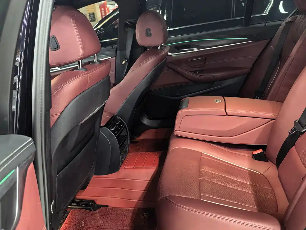 BMW 5 Series — миниатюра 5