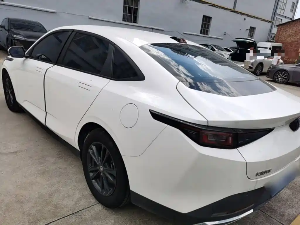 Changan Yida — миниатюра 5