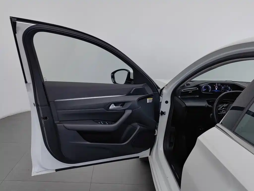Peugeot 508 — миниатюра 8