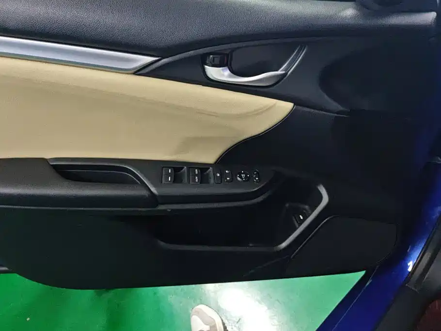 Honda Civic — миниатюра 7