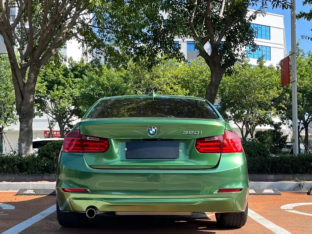 BMW 3 Series — миниатюра 8