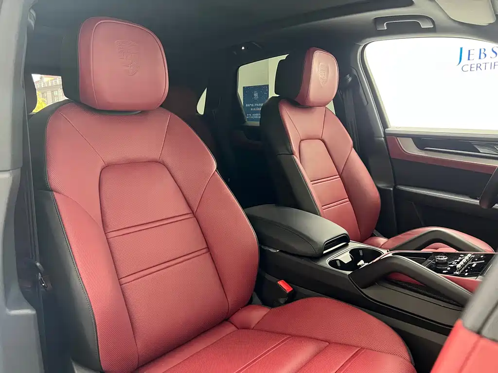 Porsche Cayenne — миниатюра 17
