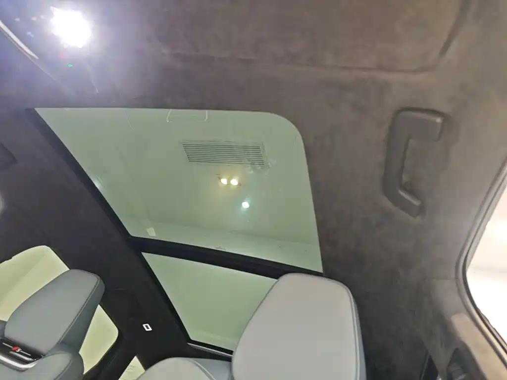 Audi Q6L e-tron — миниатюра 18