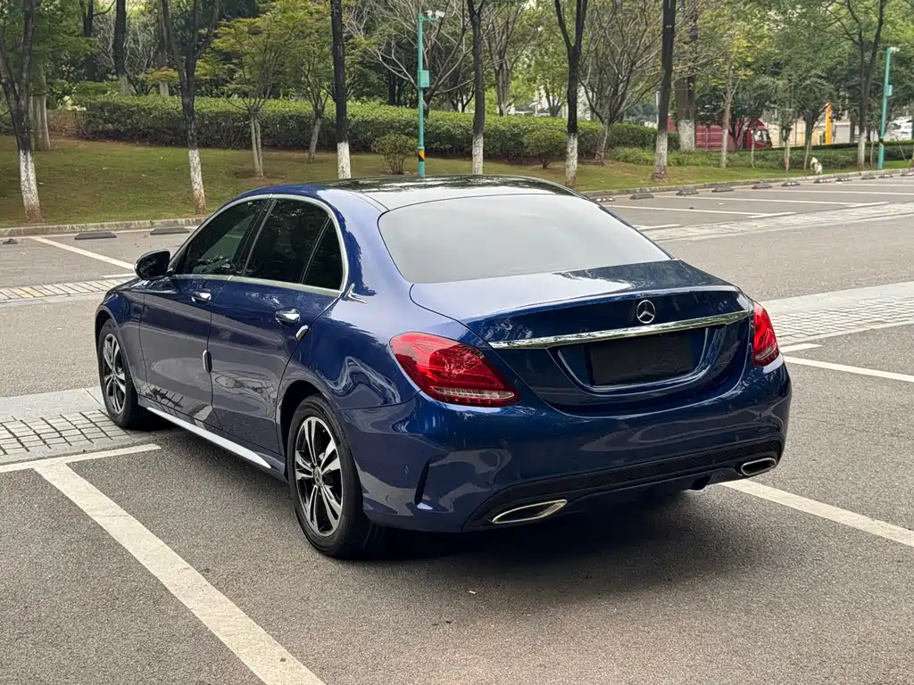 Mercedes-Benz C-Class — миниатюра 8