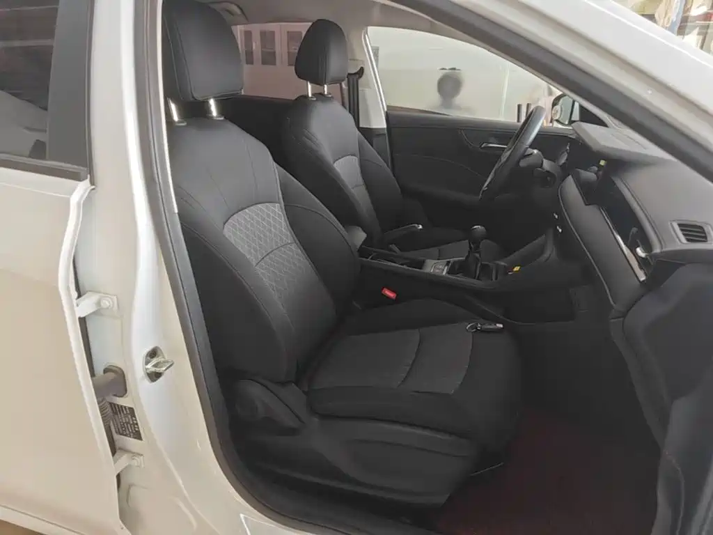 Roewe i5 — миниатюра 25