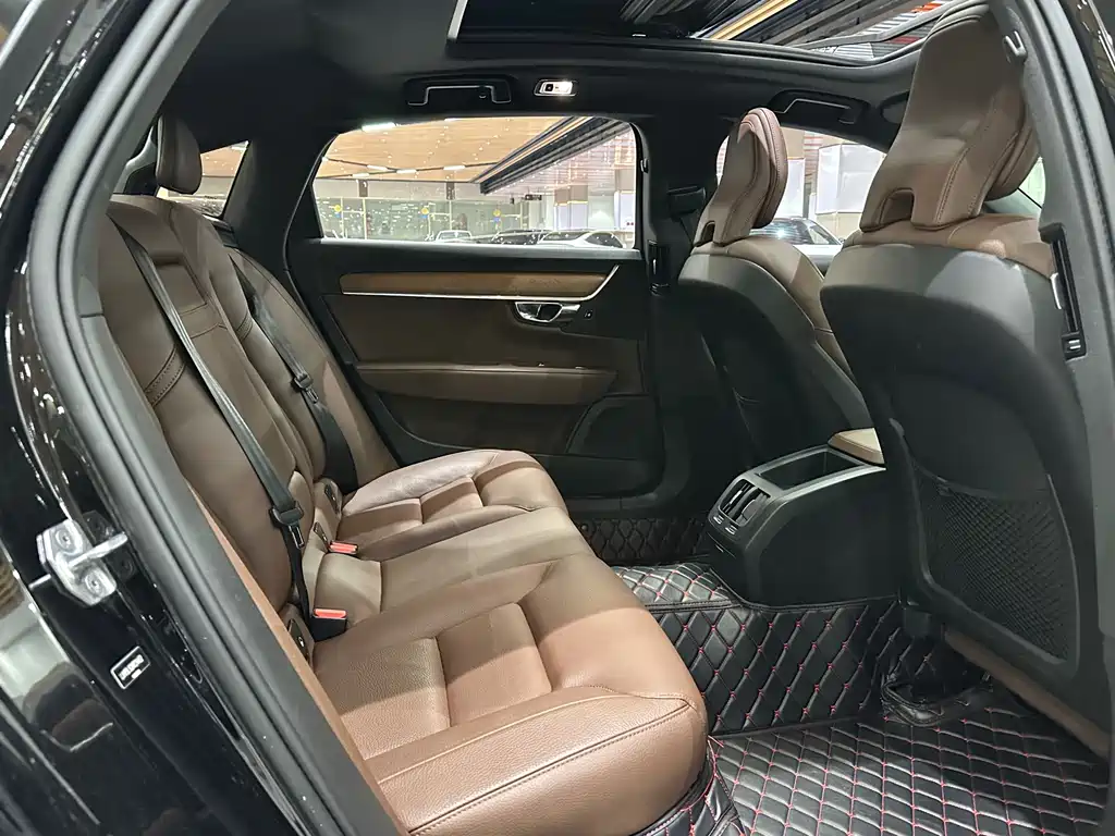 Volvo S90 — миниатюра 10