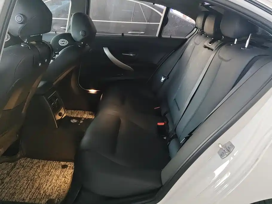BMW 3 Series — миниатюра 11
