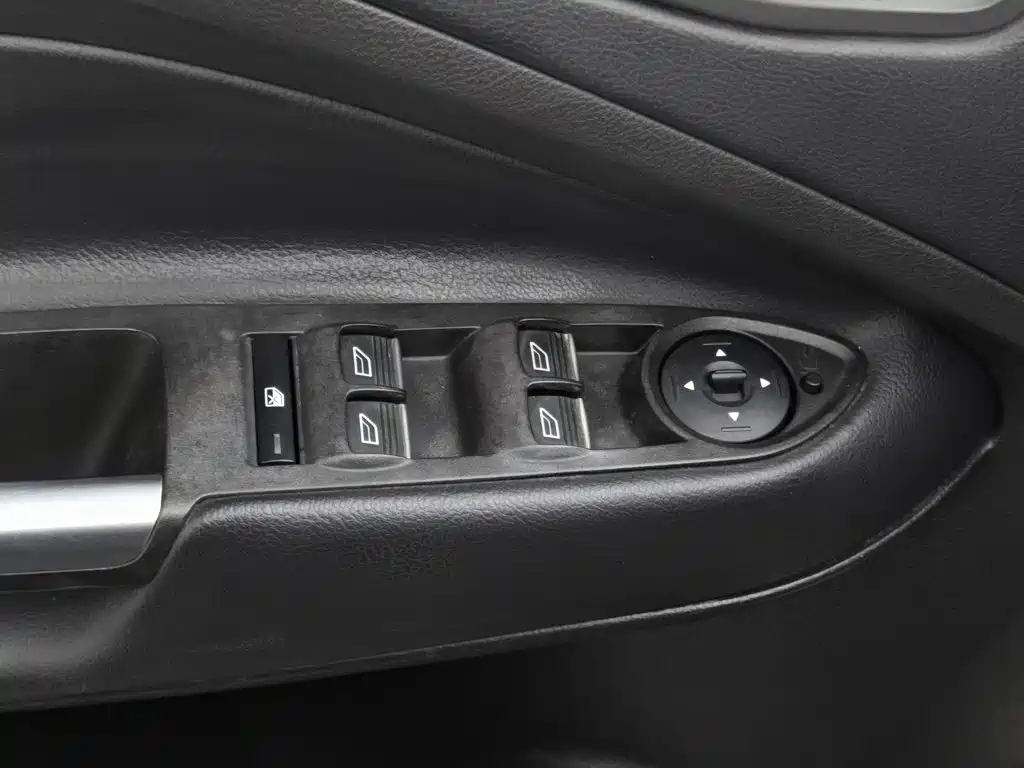 Ford Kuga — миниатюра 9
