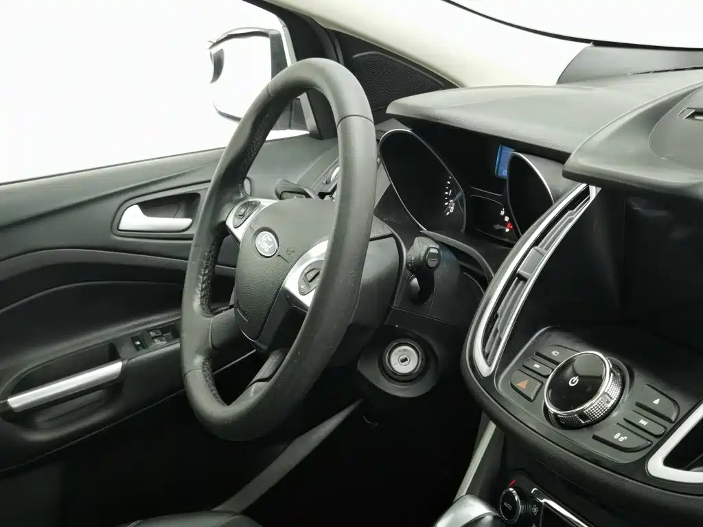 Ford Kuga — миниатюра 22