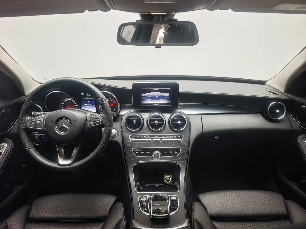 Mercedes-Benz C-Class — миниатюра 13
