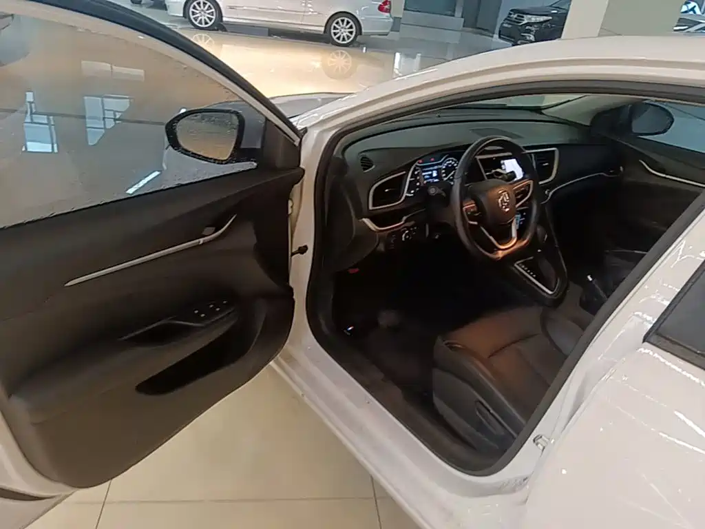 Buick Excelle — миниатюра 16
