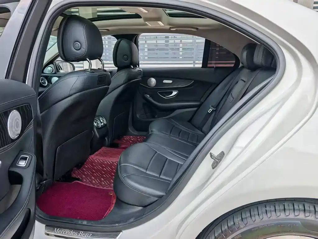 Mercedes-Benz C-Class — миниатюра 9