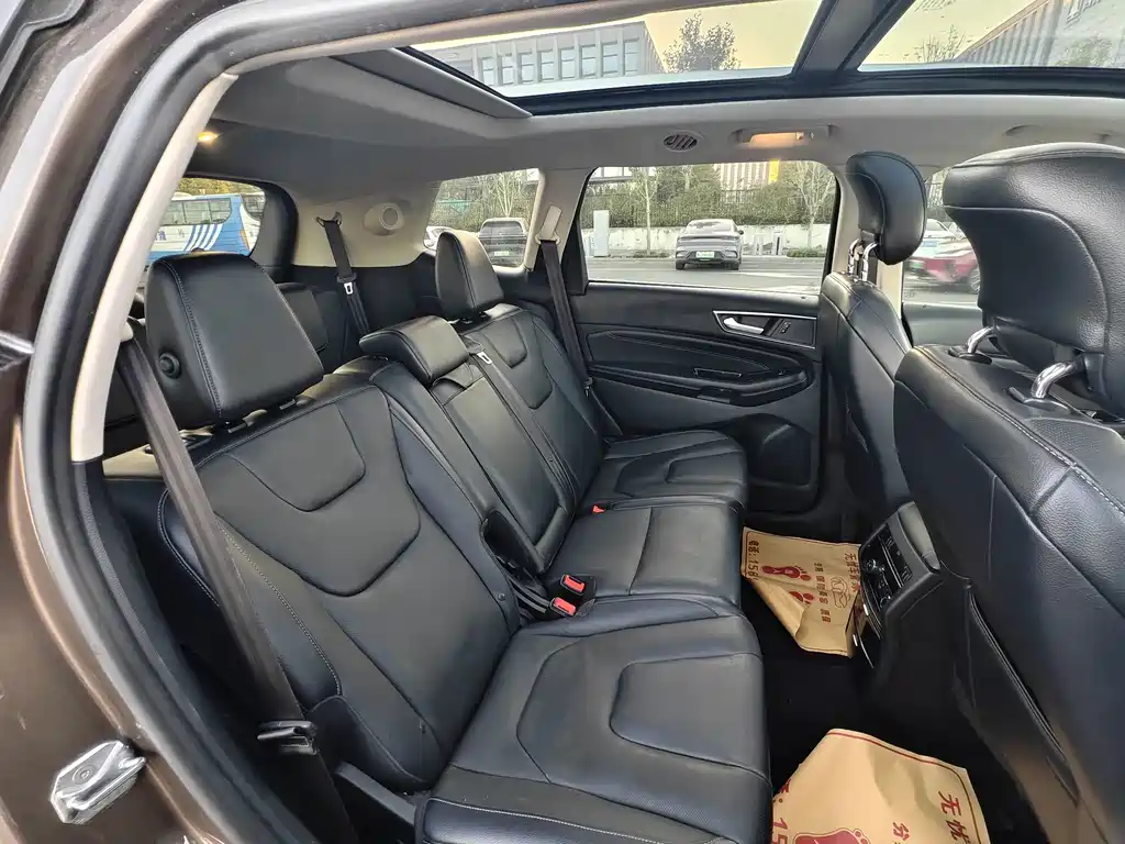 Ford Edge — миниатюра 6