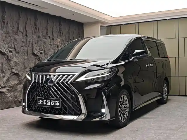 LEXUS LM 2023