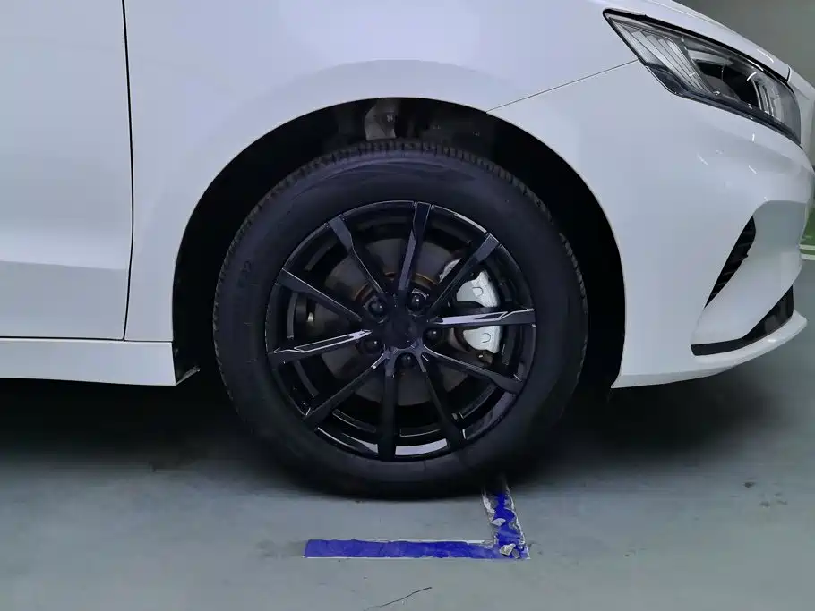 Geely Borui Hybrid — миниатюра 6