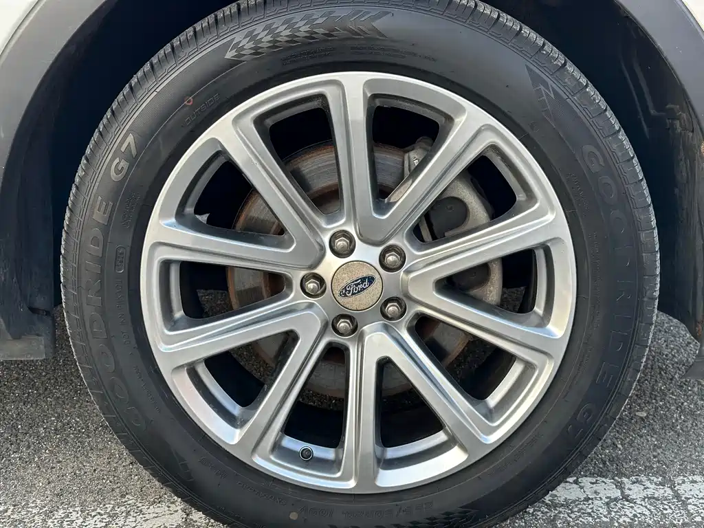 Ford Explorer (Import) — миниатюра 20