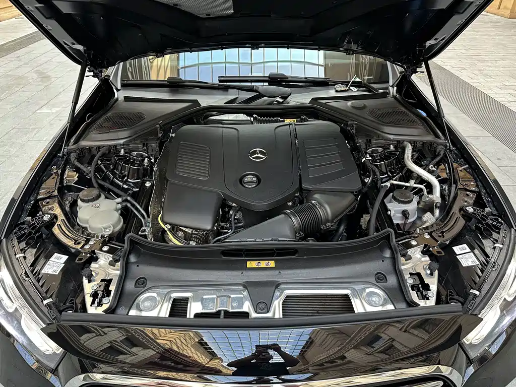 Mercedes-Benz E-Class — миниатюра 19