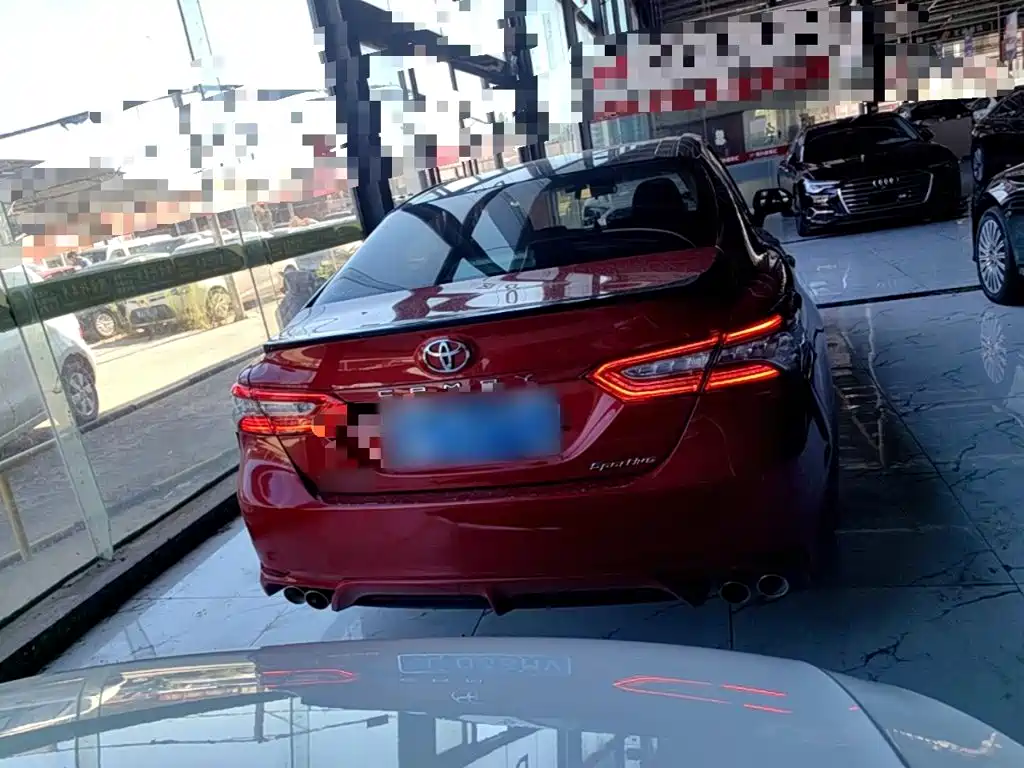 Toyota Camry — миниатюра 6