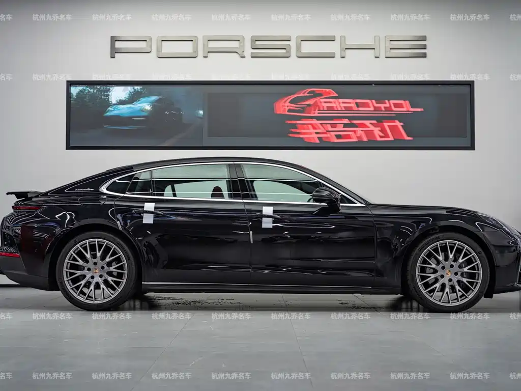 Porsche Panamera — миниатюра 4