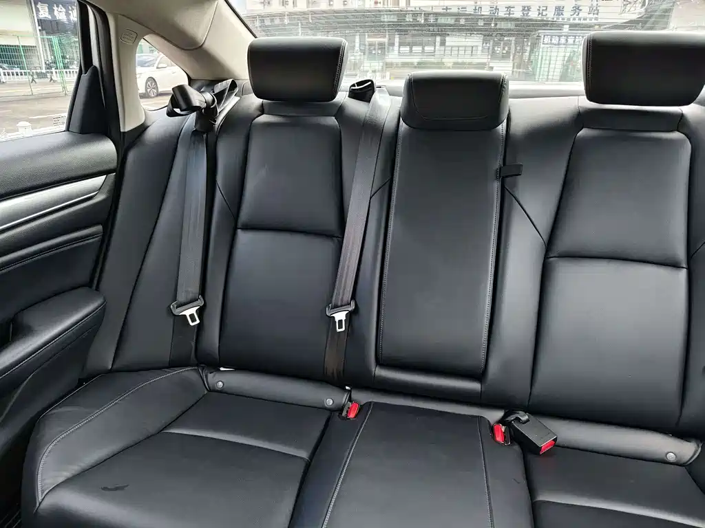Honda Accord — миниатюра 12