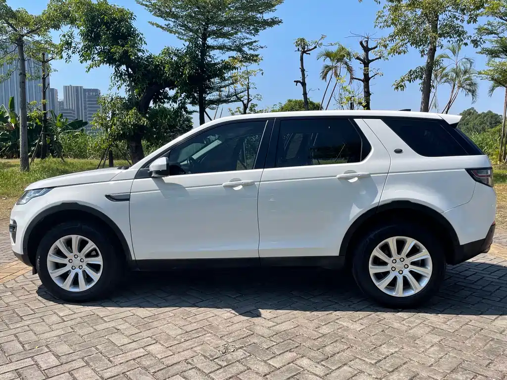 Land Rover Discovery Sport — миниатюра 10