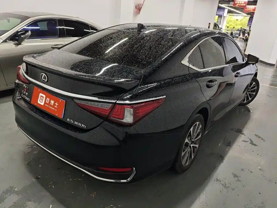 Lexus ES — миниатюра 9