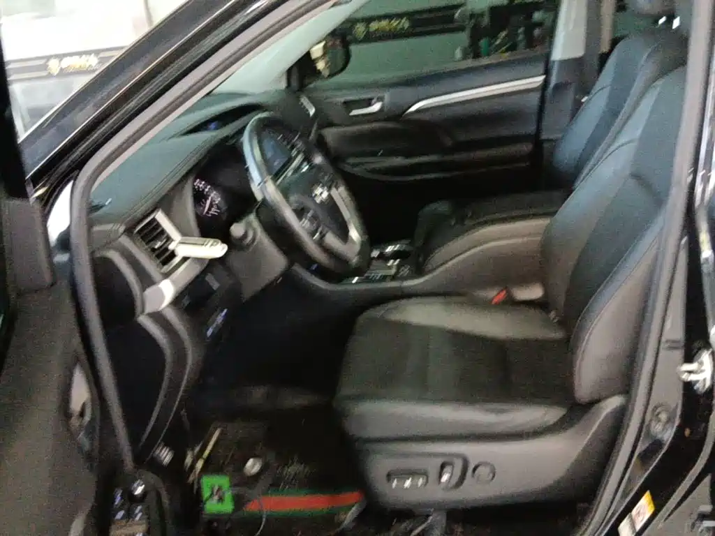 Toyota Highlander — миниатюра 15