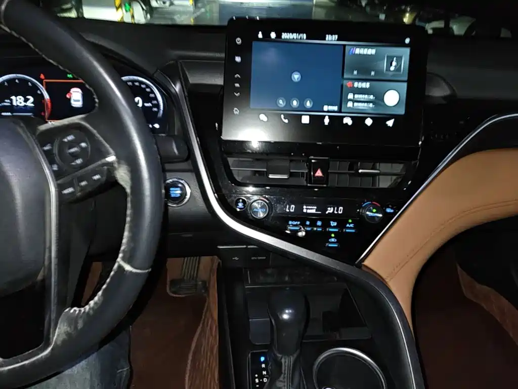 Toyota Camry — миниатюра 10
