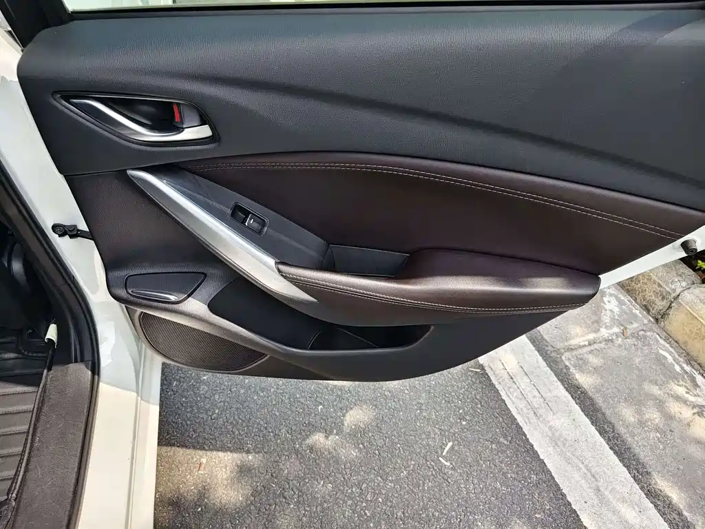Mazda Atenza — миниатюра 8