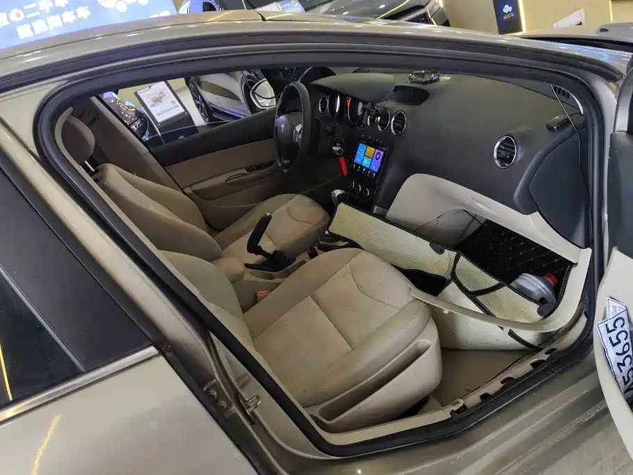 Peugeot 408 — миниатюра 8