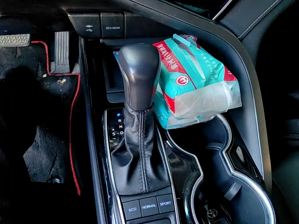 Toyota Camry — миниатюра 14