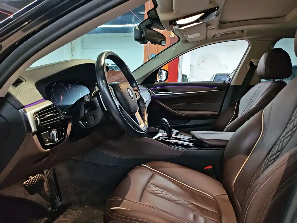 BMW 5 Series — миниатюра 7