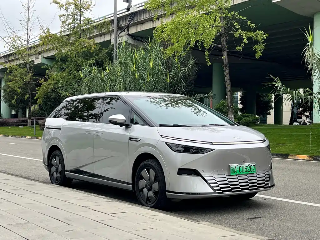 XPeng X9 — миниатюра 3