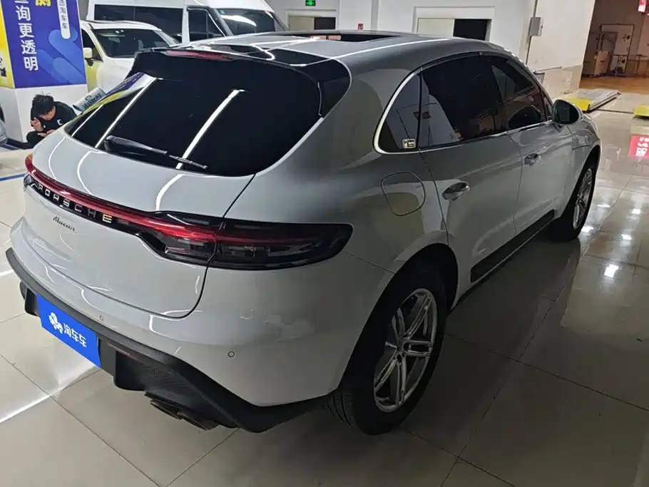 Porsche Macan — миниатюра 3