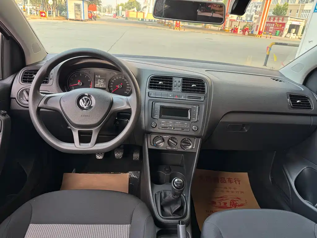 Volkswagen Polo — миниатюра 13
