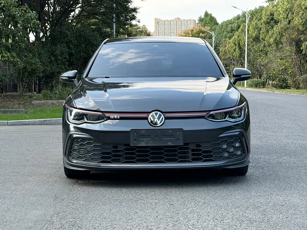 Volkswagen Golf GTI